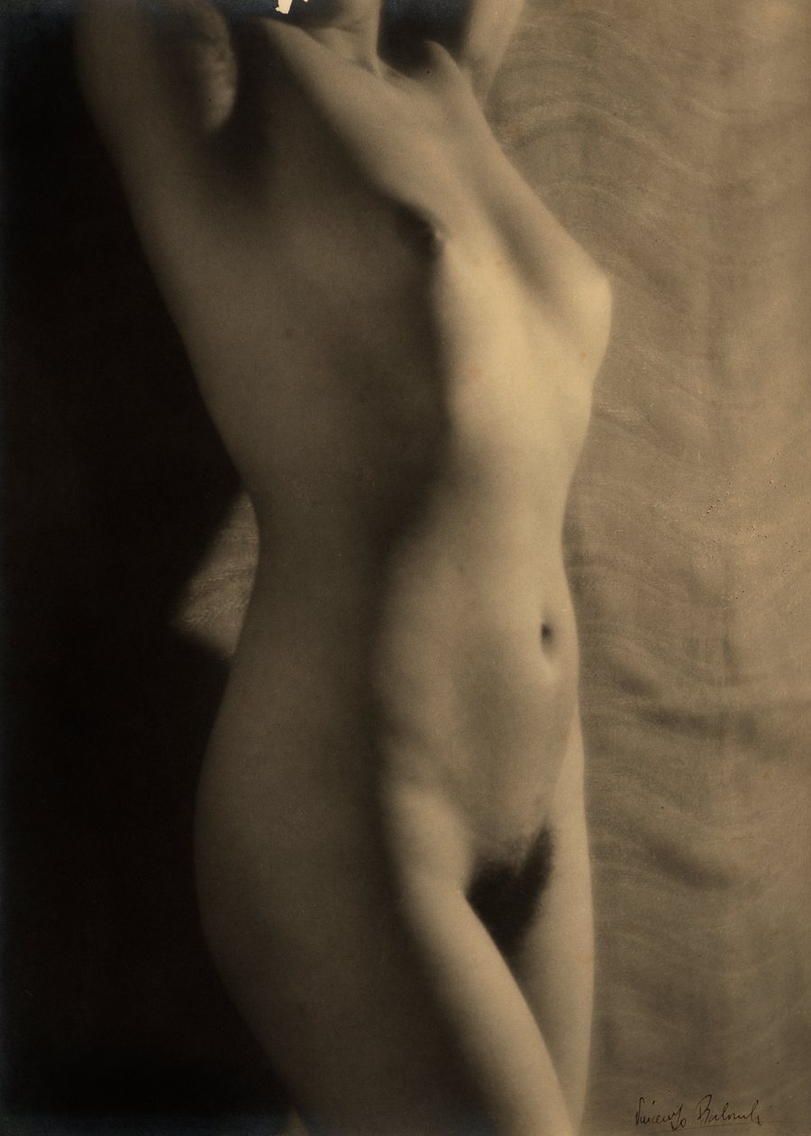 Nudo femminile (foto b/n) da Vincenzo Balocchi