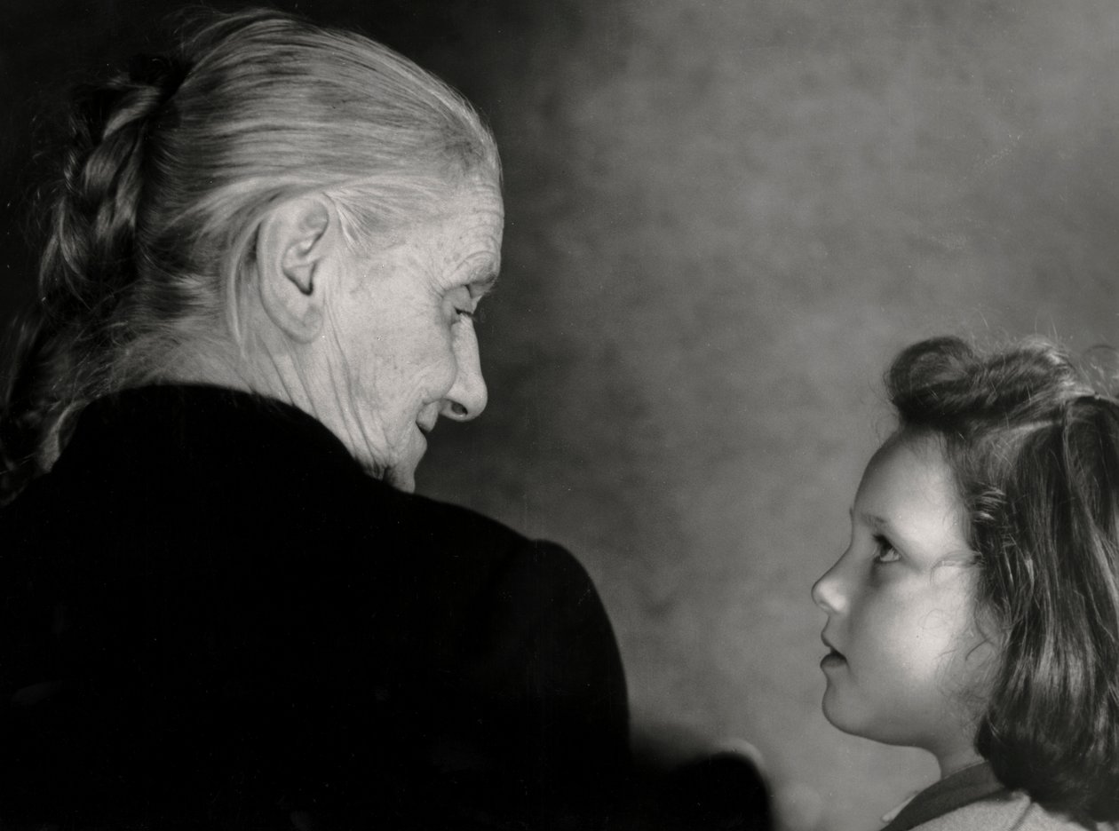Lo sguardo della nonna (foto b/n) da Vincenzo Balocchi