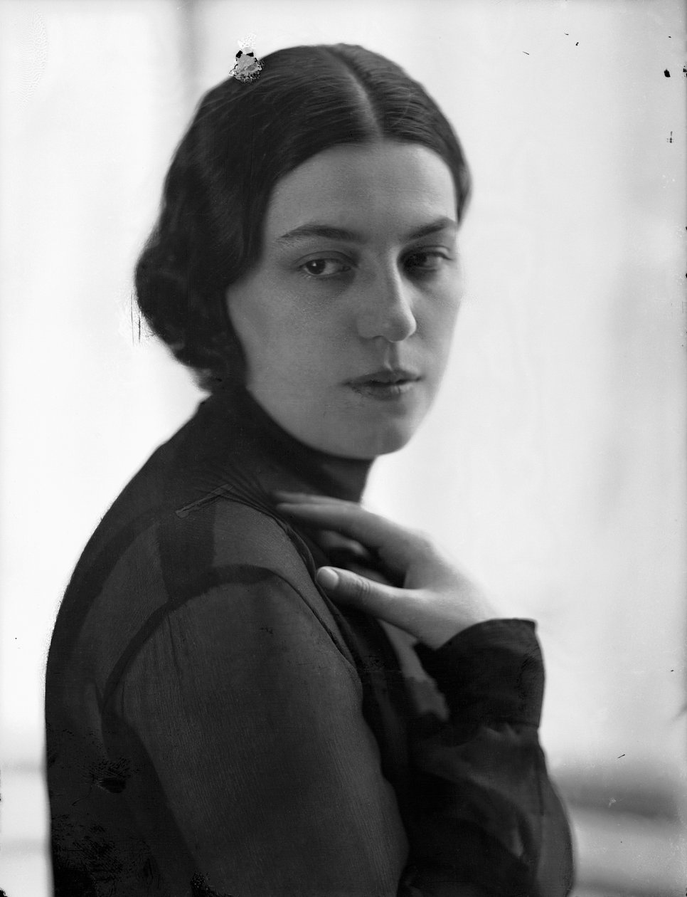 Ritratto di Anita Pittoni, 1940 circa (foto b/n) da Wanda Wulz