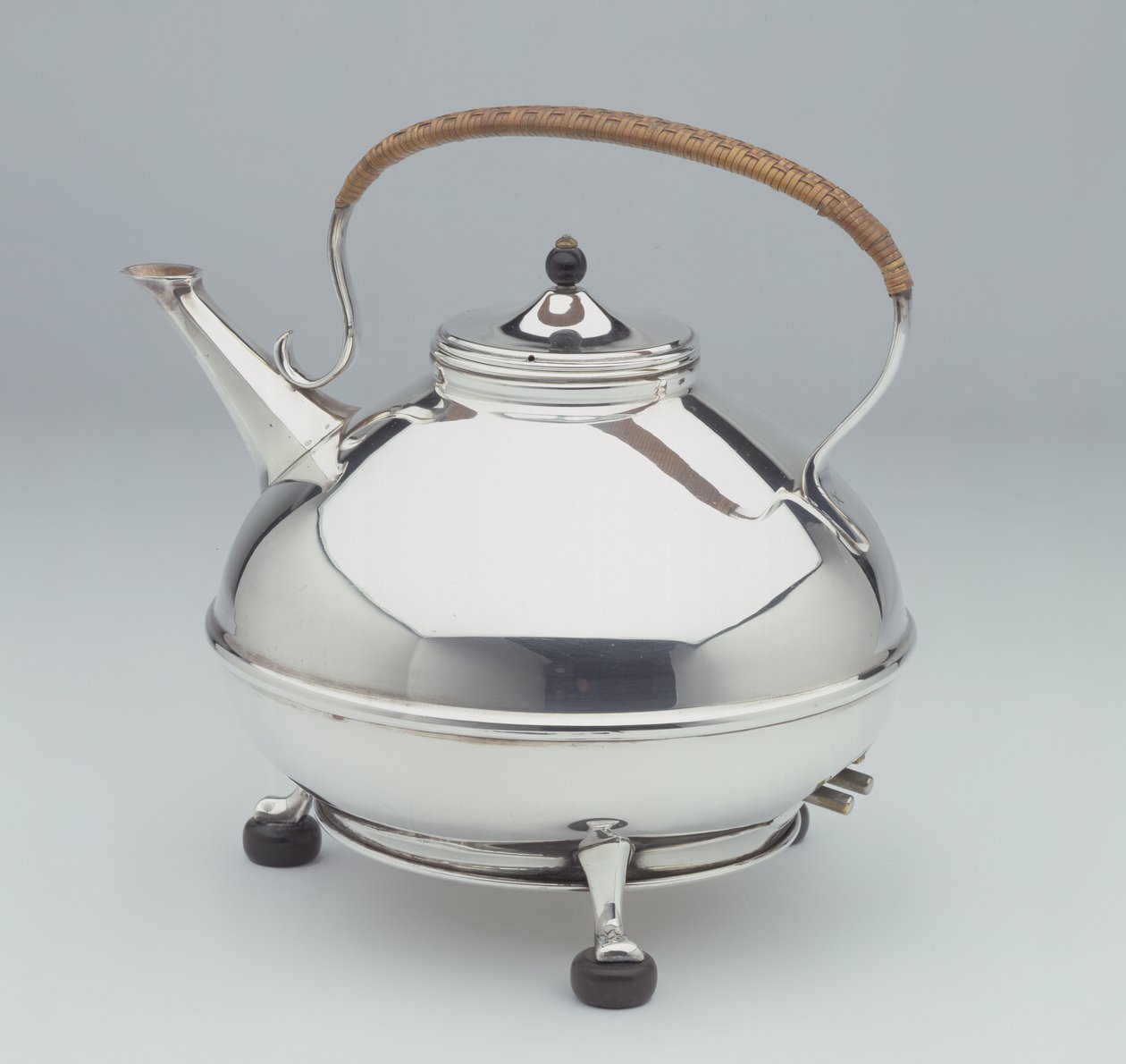 Bollitore elettrico da William Arthur Smith Benson