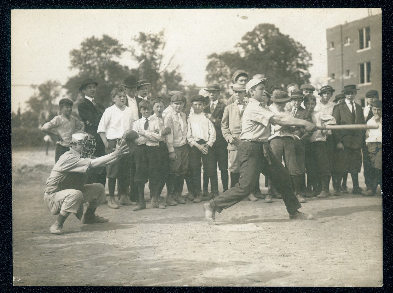 Ragazzo che colpisce durante una partita di baseball da William H. Trefts Jr.