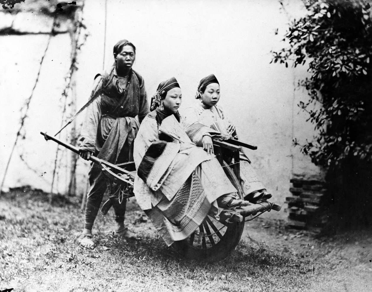 Taxi a Carriola di Shanghai, c.1870s da William Saunders