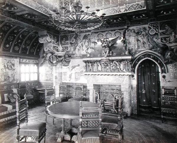 Sala da pranzo nella casa di William Burges da William Burges