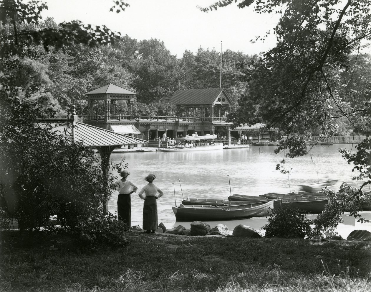 Casa delle Barche di Central Park, c.1910-21 da William Davis Hassler