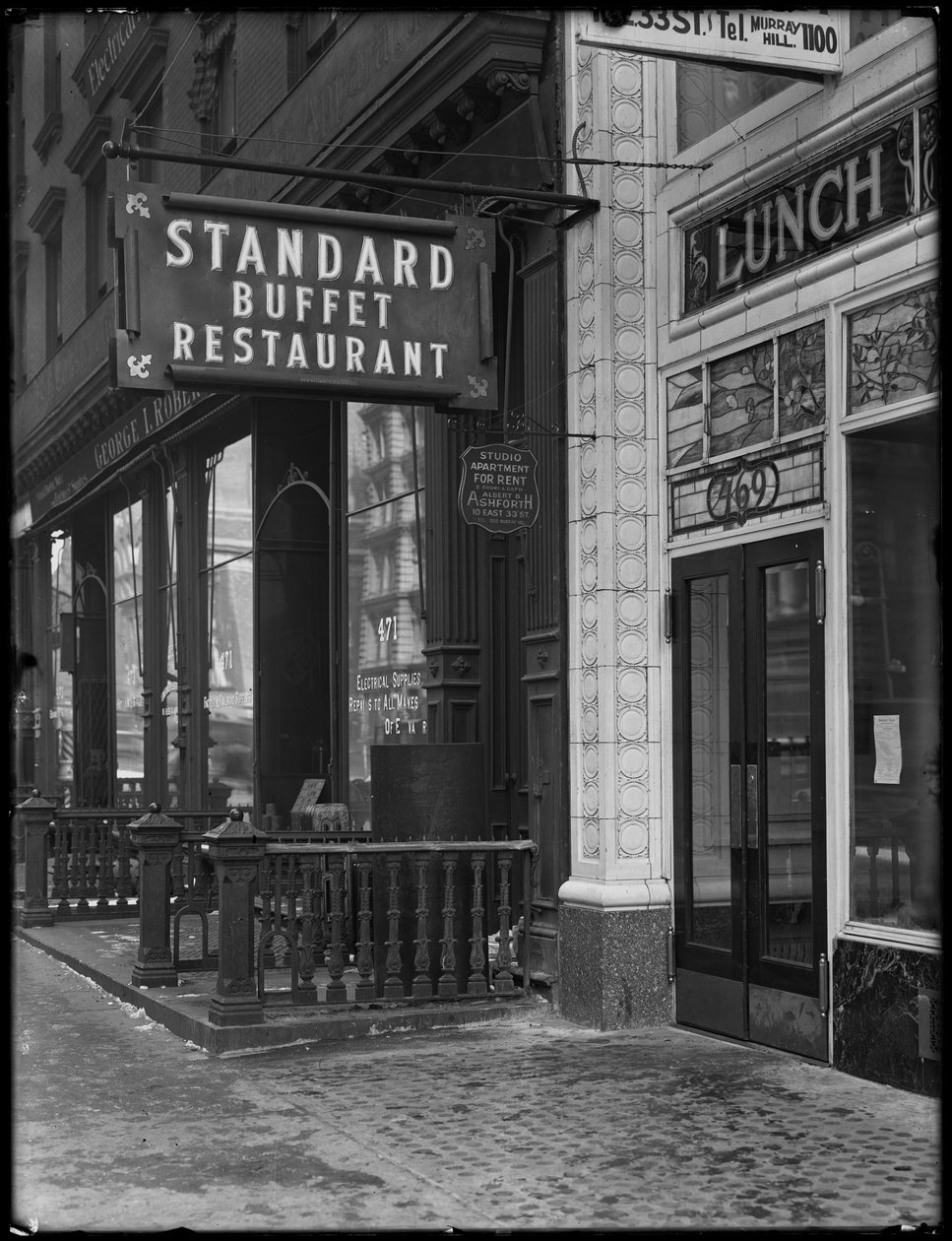 Insegna per il ristorante Standard Buffet, Fourth Avenue tra E. 31st e 32nd Streets, New York City, 6 febbraio 1917 da William Davis Hassler