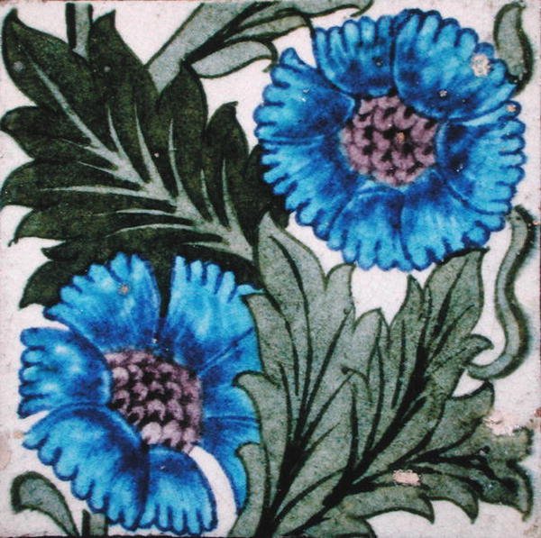 Piastrella con disegno floreale da William de Morgan