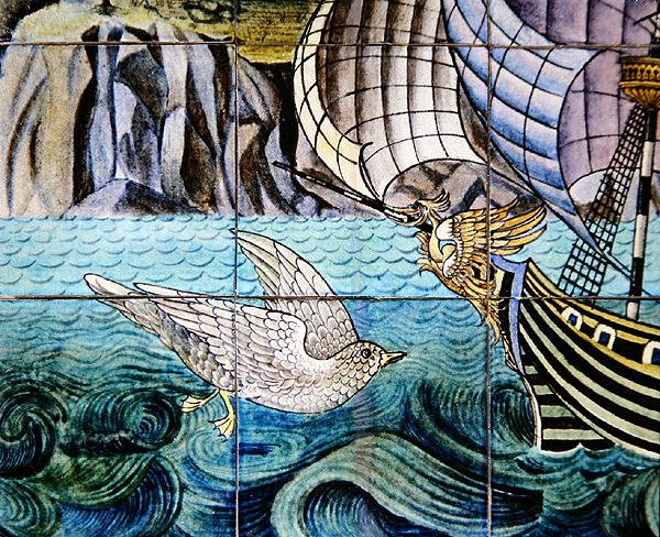 Piastrelle raffiguranti un galeone da William de Morgan