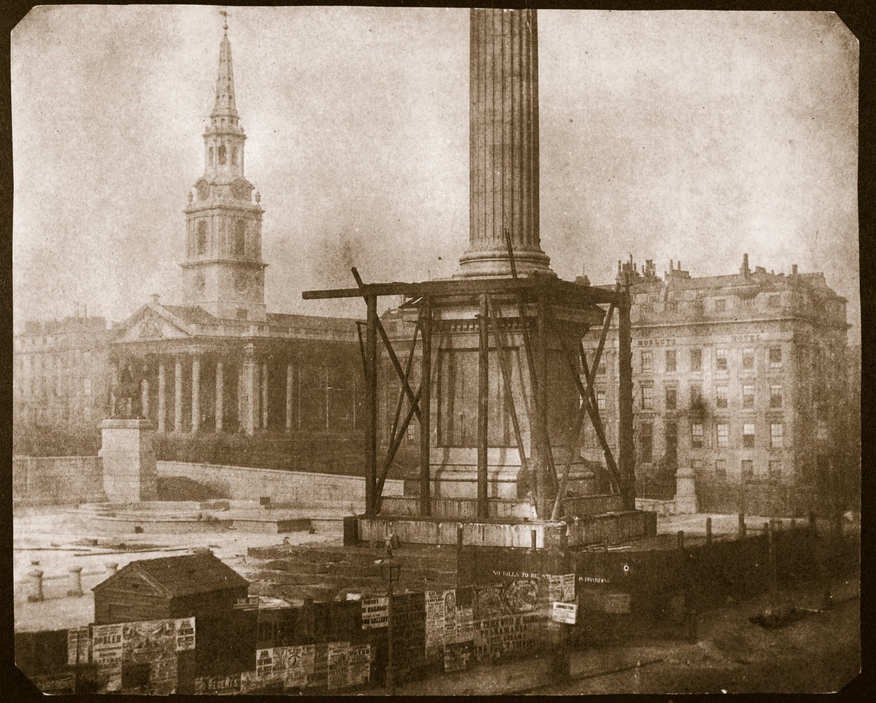 La Colonna di Nelson in costruzione, c.1841 da William Henry Fox Talbot