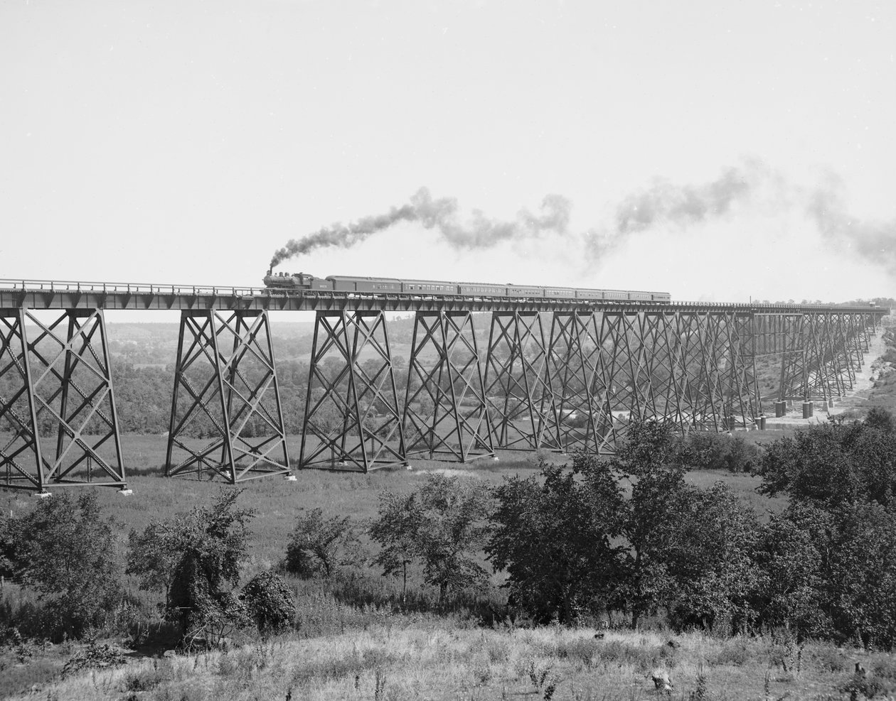 Ponte ferroviario sul fiume Des Moines, c.1900 (foto b/n) da William Henry Jackson