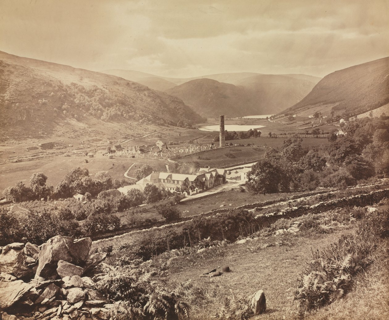 La valle di Glendalough, contea di Wicklow, Irlanda da William Russell Sedgfield