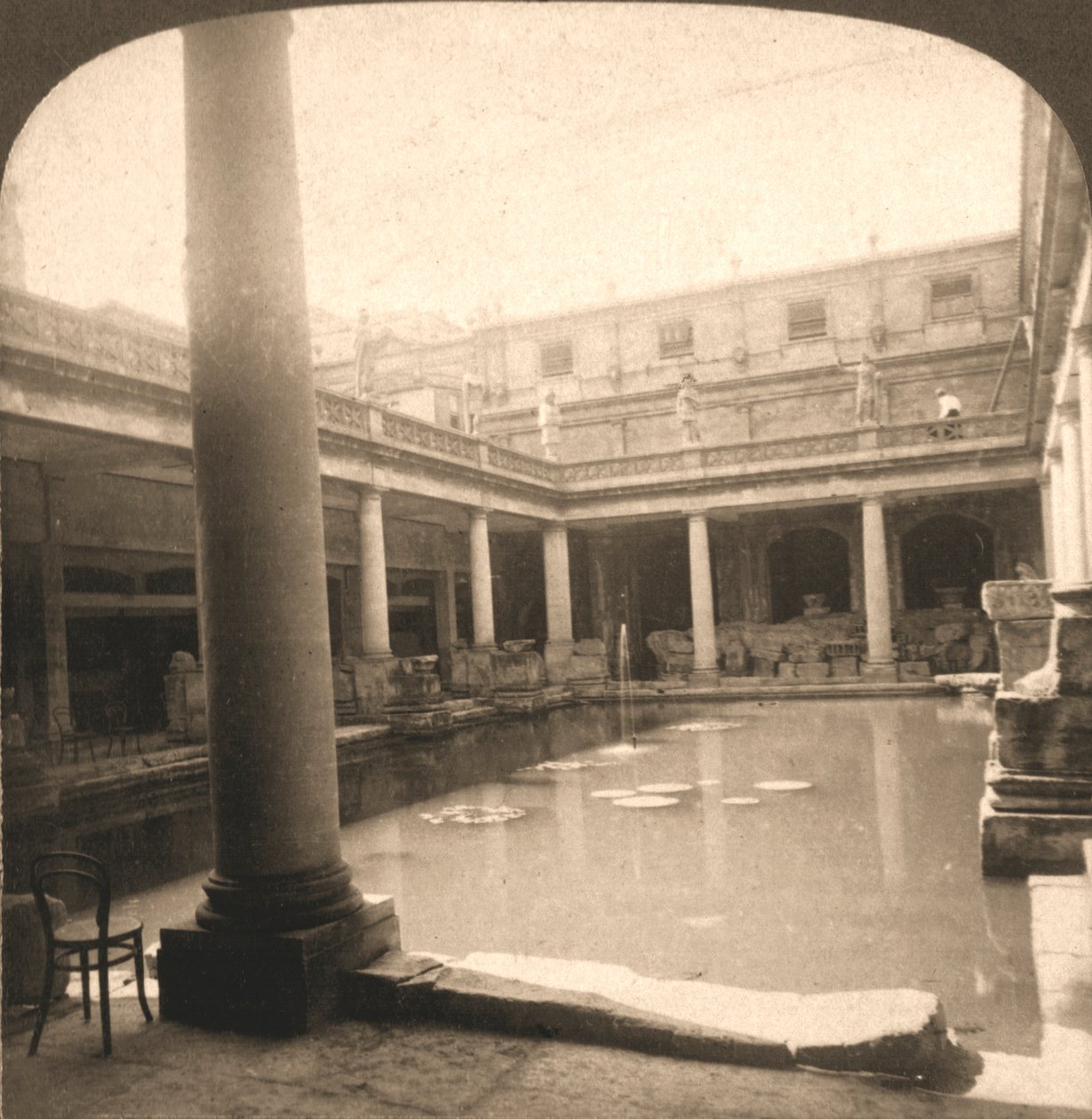 Terme romane, Bath, Inghilterra da Works and Sun Sculpture Studios