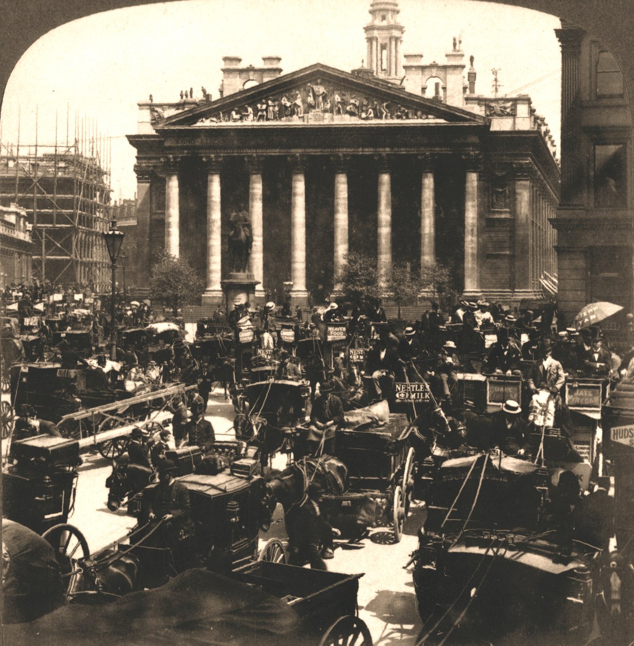 La Borsa Reale, Londra, 1896 da Works and Sun Sculpture Studios