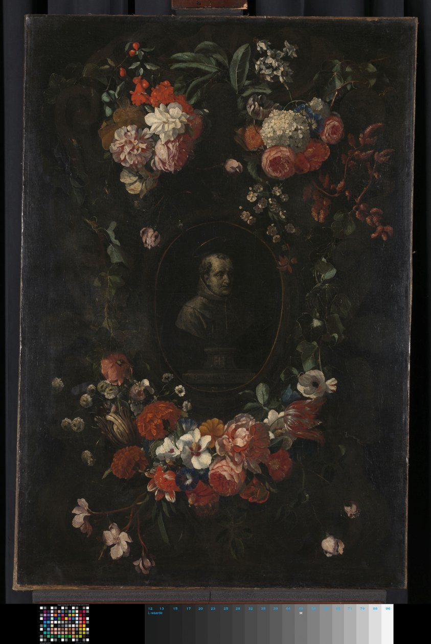 Finto busto scolpito del Beato Hieronymus Werdanus in una finta cartouche di pietra, decorato con una ghirlanda e due mazzi di fiori da Wouter Gysaerts