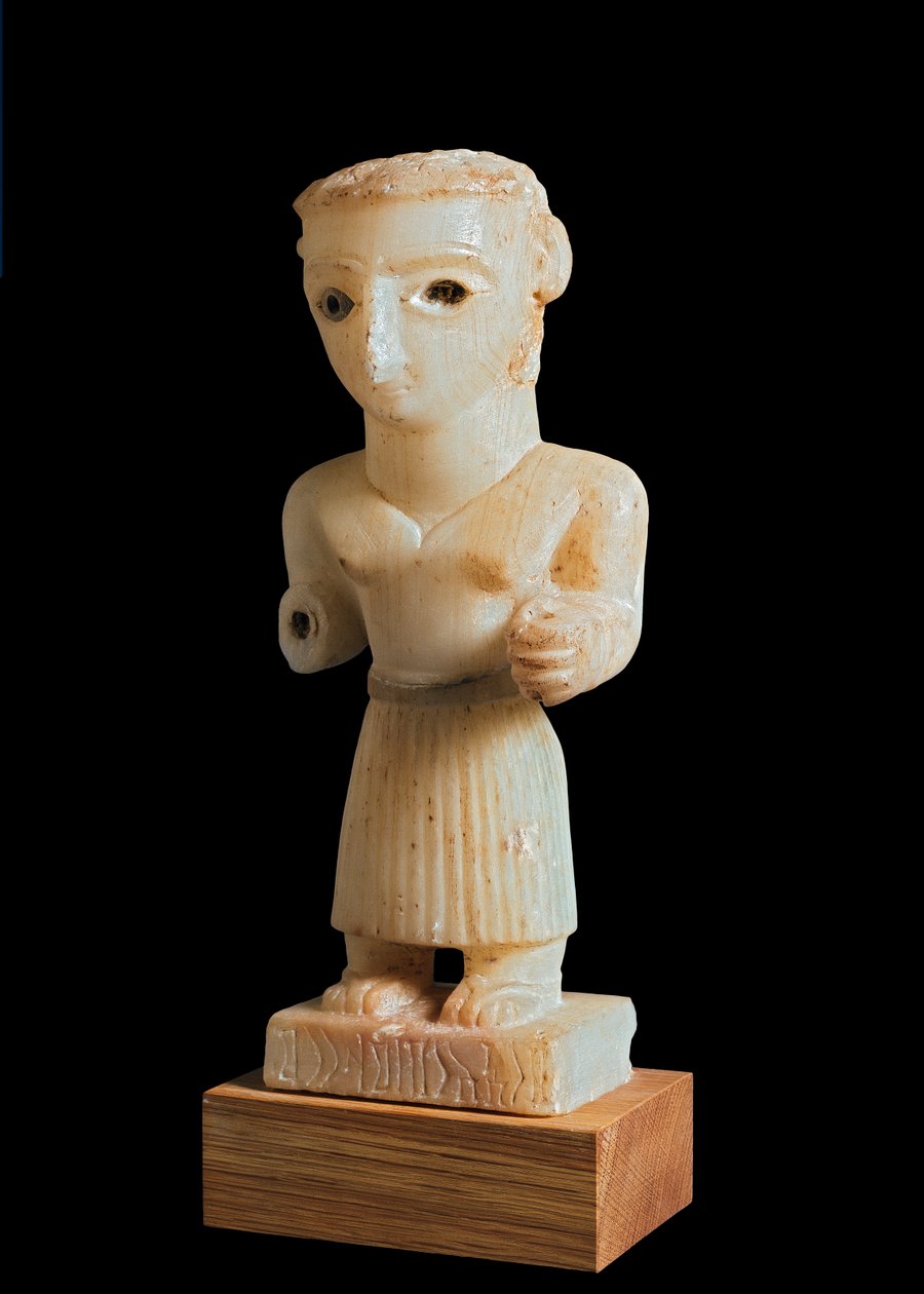Statuetta di un uomo, iscritta del clan Madrarum, da Nugub, vicino a Beihan, Yemen del Sud, I-II secolo d.C. da Yemen School