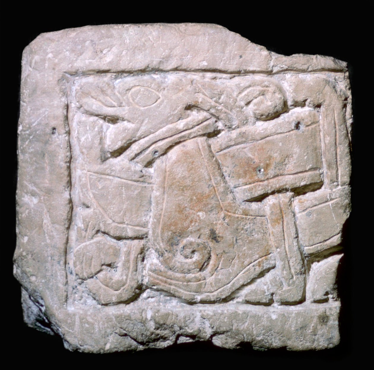 Lapide funeraria vichinga in stile Jellinge scolpita da York da York Master