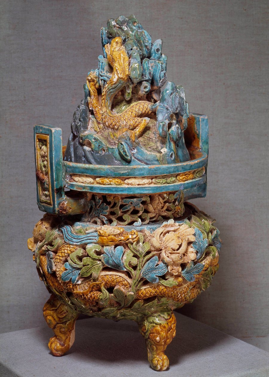 Arte cinese: bruciatore di profumi in terracotta. Periodo della dinastia Yuan. 1271-1368 da Yuan Dynasty Chinese School