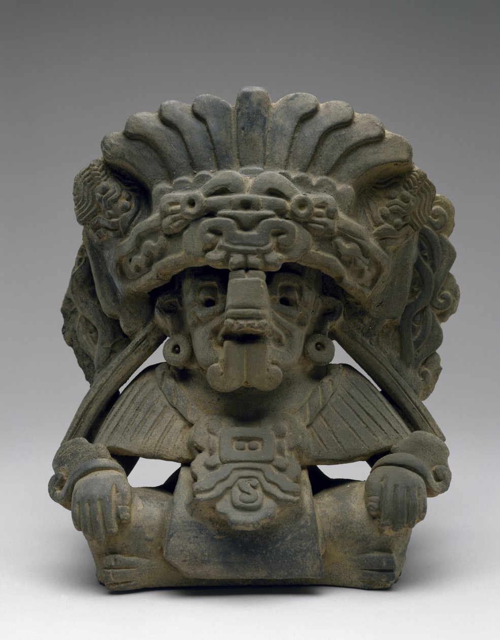 Urna con un antenato seduto, 600-900 d.C. da Zapotec Zapotec