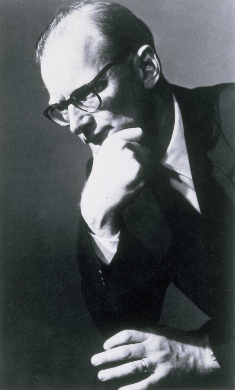 Arthur C. Clarke, autore britannico di fantascienza e inventore da Frederick (attr. to) Barnard