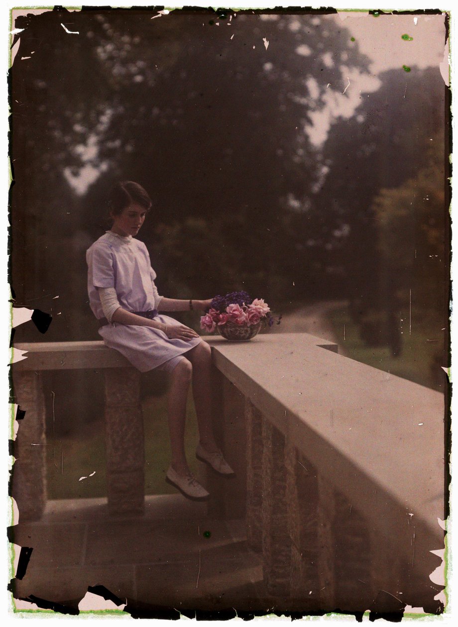Autochrome di una giovane ragazza, c 1910 da Frederick (attr. to) Barnard