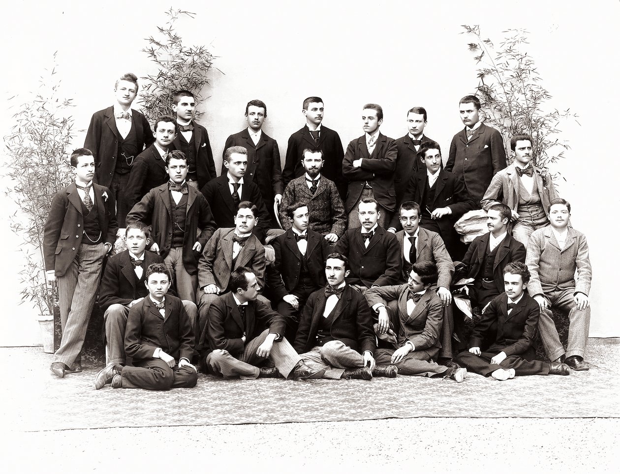 Ritratto di gruppo di studenti al terzo anno di liceo da Henry Charles Fehr