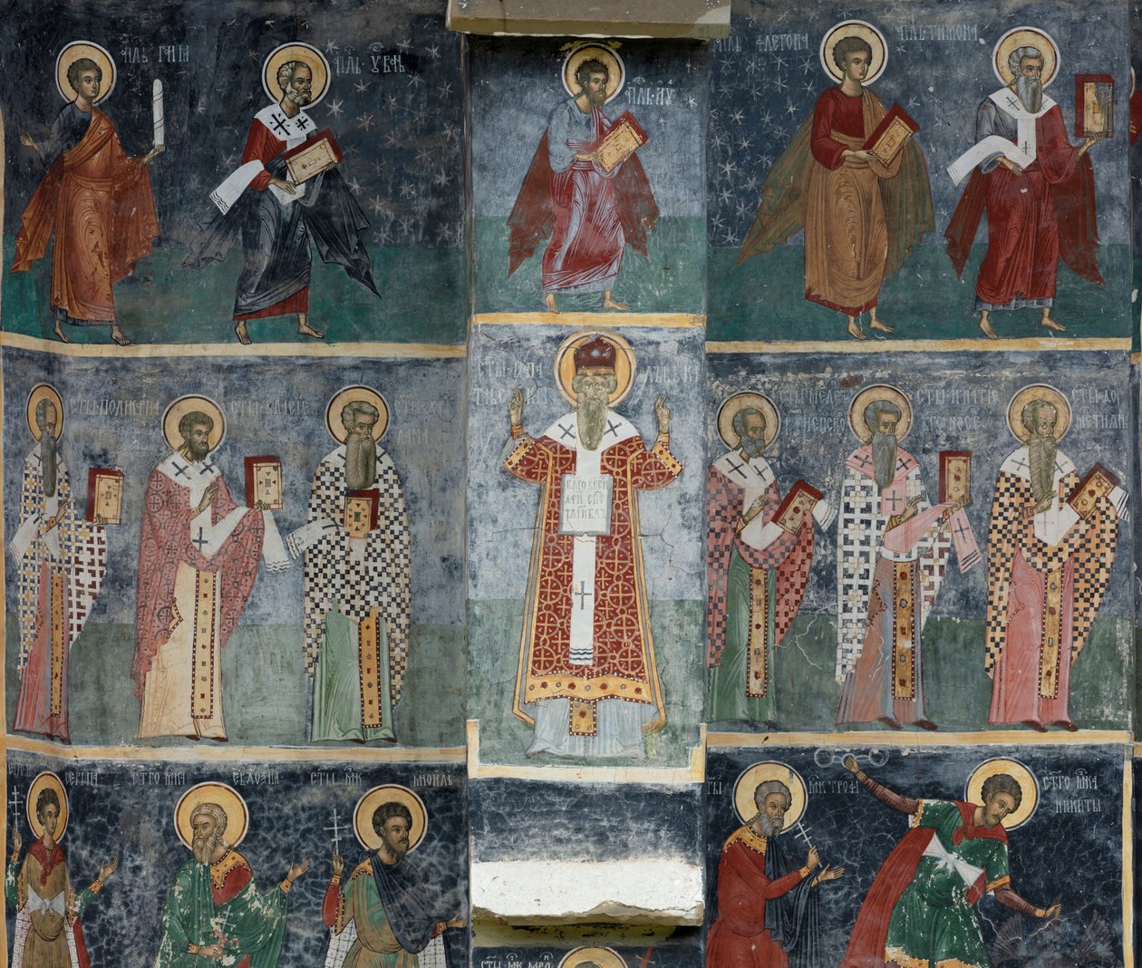 Monastero (manastirea Sucevita). La chiesa. Esterno. Il coro. Parte sud da . .