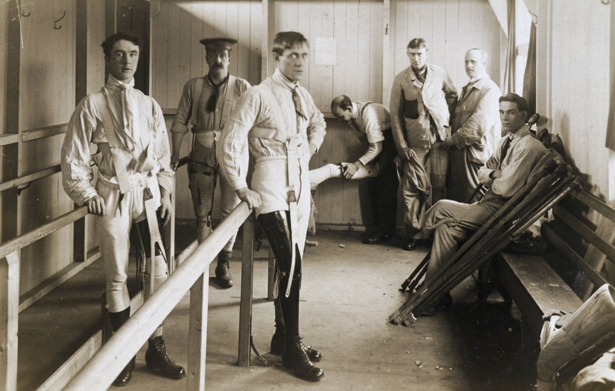 Protesi Soldati con gambe artificiali, c 1915-1918 da Ferdinand Georg Waldmuller