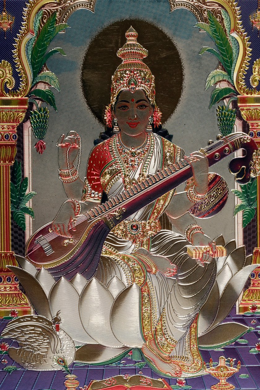 Saraswati: la dea indù della conoscenza, musica, arte, parola, saggezza e apprendimento da . .
