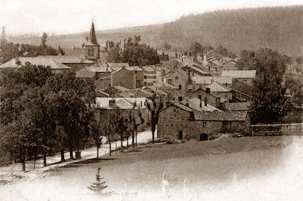 Il villaggio di Saint-Bonnet-le-Froid, all
