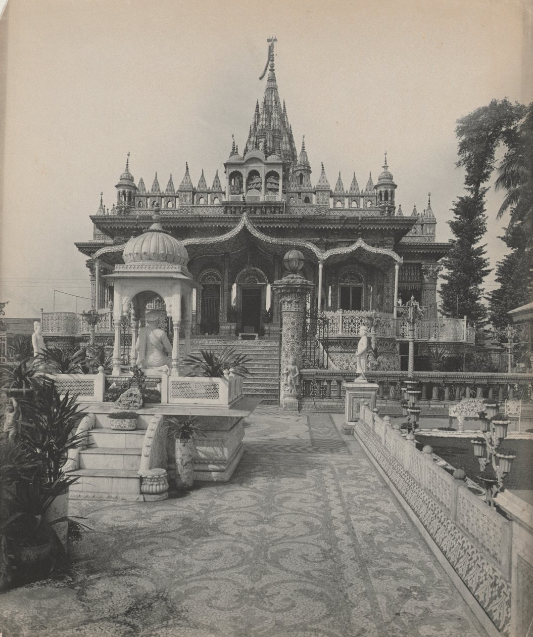 Pareshnath, Tempio Jain, Calcutta da studio of A. W. A. Plâté Studio (Ceylonese)