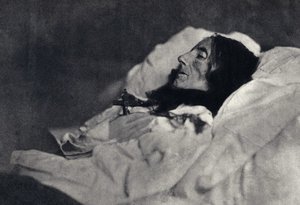 Ritratto della poetessa Marcelline Desbordes Valmore (1786-1859) sul letto di morte. Fotografia di Felix Tournachon detto Nadar nel 1859. Stampa di Victor Tournachon, padre di Nadar, fine XIX secolo. da Nadar