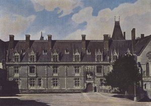 Castello di Blois, Facciata sul cortile da (after) French Photographer