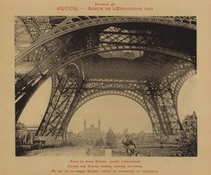 Sotto la Torre Eiffel, prima di salire da (after) French Photographer