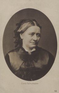 Clara Schumann, pianista e compositrice tedesca da (after) German photographer