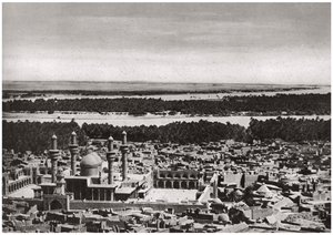 La Kadhimiya, la città santa vicino a Baghdad, da un aeroplano, Iraq, 1925