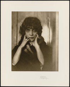 Ritratto della Marchesa Luisa Casati da Adolf de Meyer