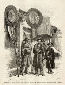 Tre lavoratori funebri a Pechino. Incisione dal disegno di A. Marie, per illustrare il viaggio a Pechino e nel Nord della Cina, di T. Choutze, nel 1873, pubblicato in "Le tour du monde" 1876, a cura di Edouard Charton, edizione Hachette, Parigi. Collezione da Adrien Emmanuel Marie