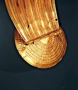 Collare, Ardcrony, Contea di Tipperary, Tarda Età del Bronzo, 800-700 a.C. (oro) (dettaglio)