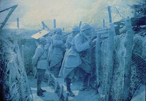 Un posto di ascolto francese: soldati in una trincea sul fronte occidentale, Francia, 1916 da Albert Samama Chikli