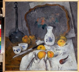 Natura morta con una caraffa e una pipa (Composizione con anche mele su tovagliolo, coltello e vassoio) - Opera di Alexander Vasilyevich Shevchenko (1883-1948), olio su cartone da Aleksandr Vasilievich Shevchenko