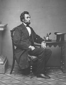 Abraham Lincoln, ritratto a figura intera, seduto, 1861