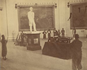 [Thaddeus Stevens in stato nella Rotonda del Campidoglio a Washington], 1867