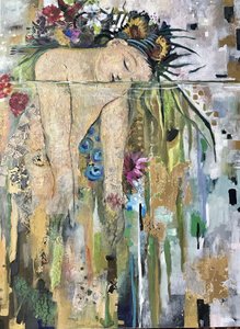 Dea dei fiori galleggiante da Alexandra Higgins