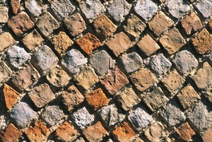 Primo piano di un pavimento in opus reticulatum. Acropoli di Civitella, Italia, Regione Abruzzo, Chieti