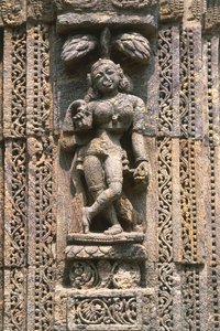 Danzatrice, rilievo nella sala della danza (Nata Mandir), Tempio del Sole (Lista del Patrimonio Mondiale dell