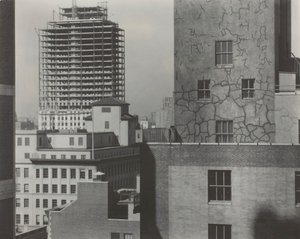 Dalla mia finestra ad An American Place, sud-ovest, 1932 da Alfred Stieglitz