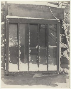 Finestra: Legno, Vetro, Neve, 1923 da Alfred Stieglitz