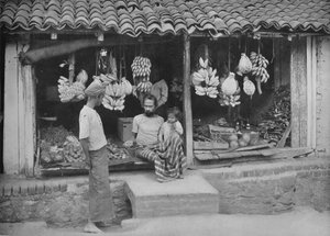 Una boutique nativa o negozio di frutta, c1890, 1910 da Alfred William Amandus Plate