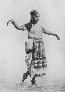Ragazza danzante Nauch, c1890, 1910 da Alfred William Amandus Plate