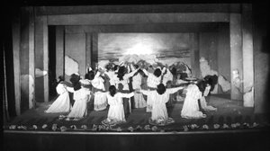 Villa Rosa Maltoni Mussolini: studentesse che si esibiscono da Fratelli Alinari