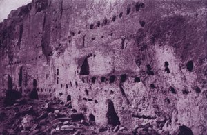 Abitazioni rupestri abbandonate degli abitanti delle scogliere, vicino a Espanola da American Photographer (after)